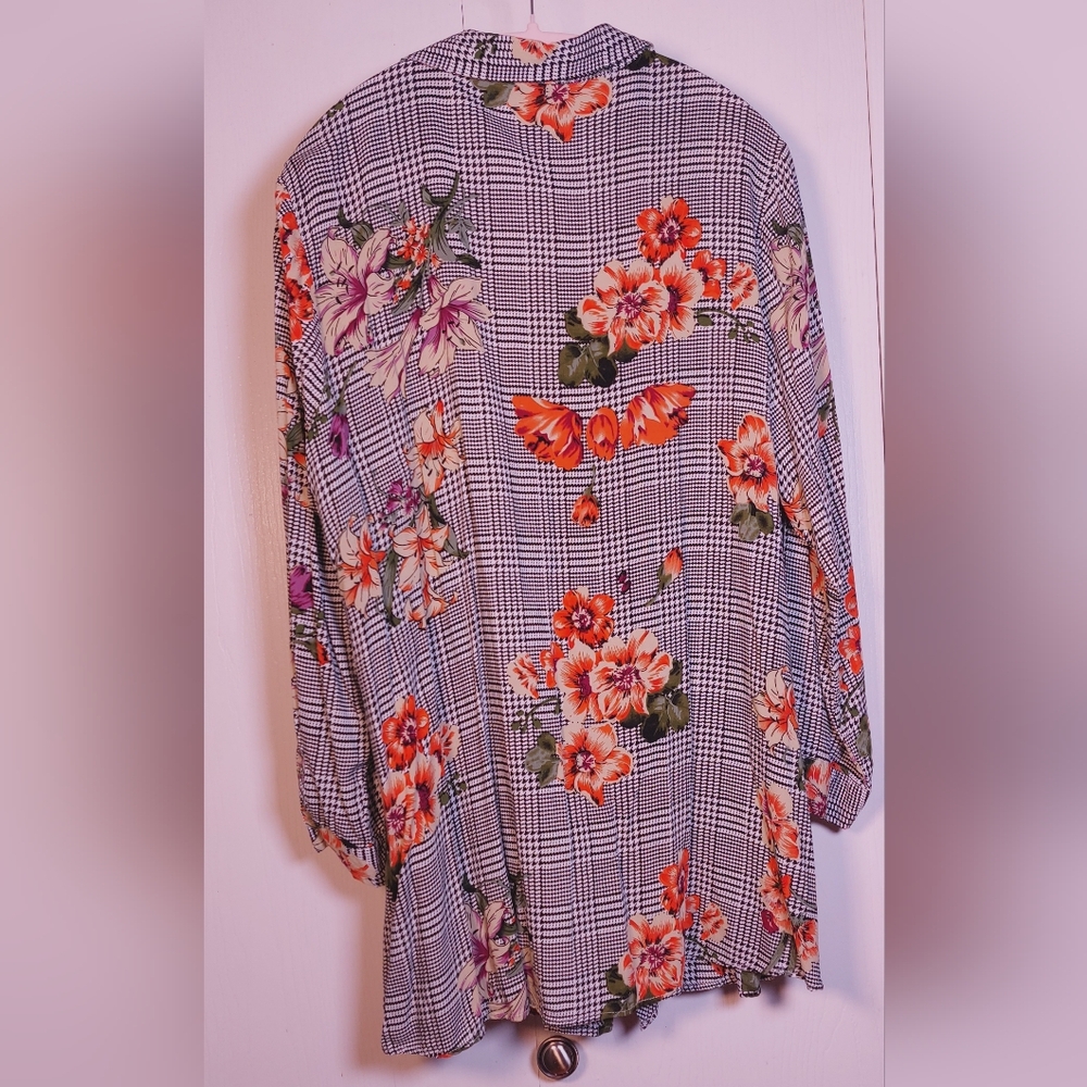 Solitaire Stripe Floral Button Front Tunic Blouse Size 3X Black White Collar - Picture 10 of 11
